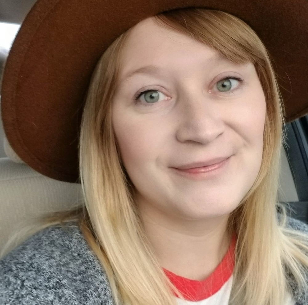 Meet your Posher, Danielle